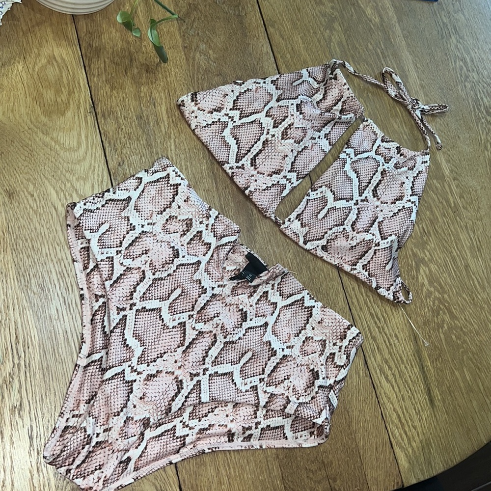 New L.A.HEARTS SWIMWEAR SZ Medium